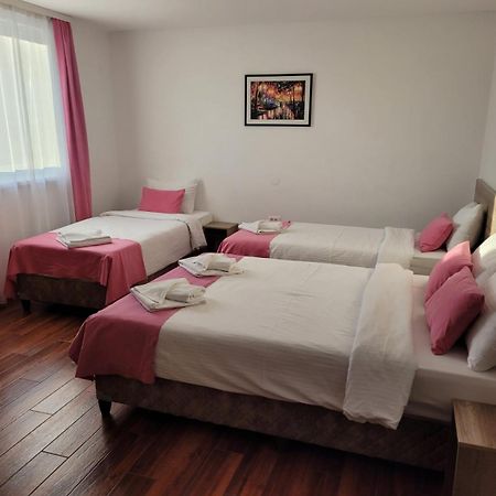 Dona, Altina Aparthotel Белград Екстериор снимка